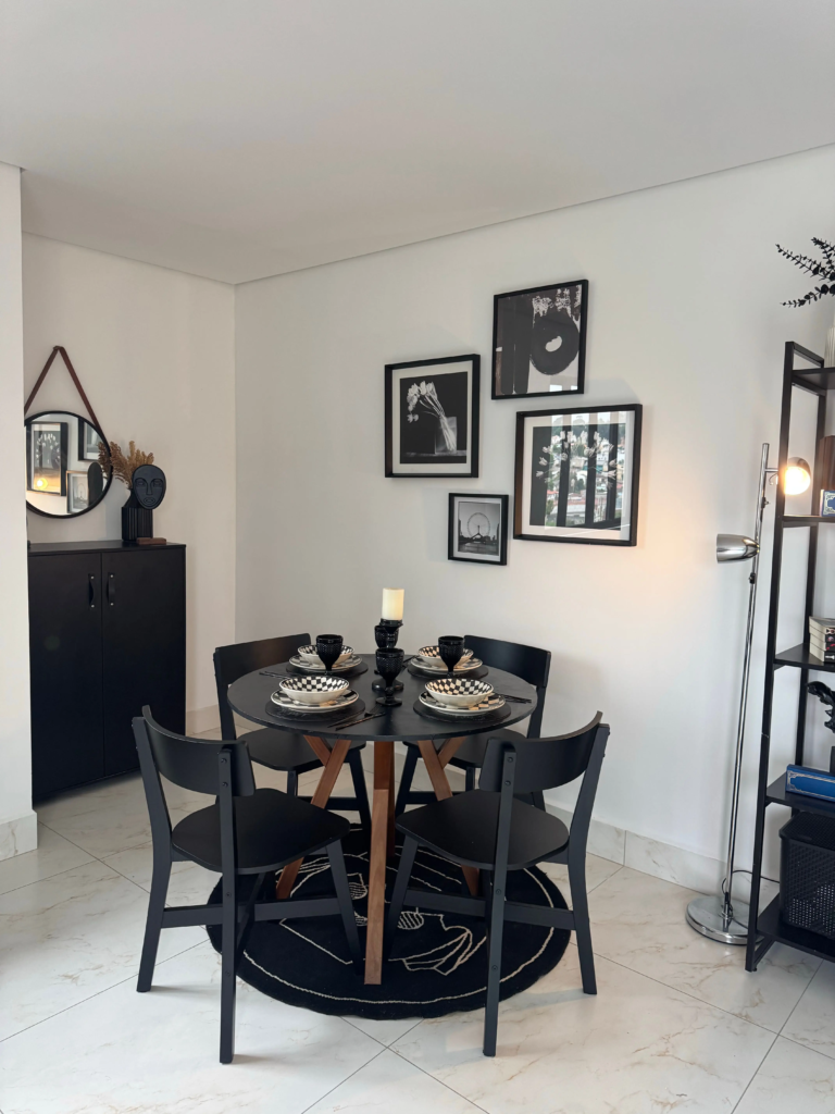 8 Black and White Dining Room Ideas That Feel Warm, Not Stark